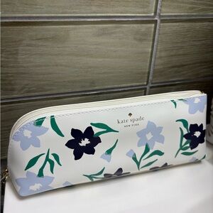 kate spade New York White Floral Zip Pouch